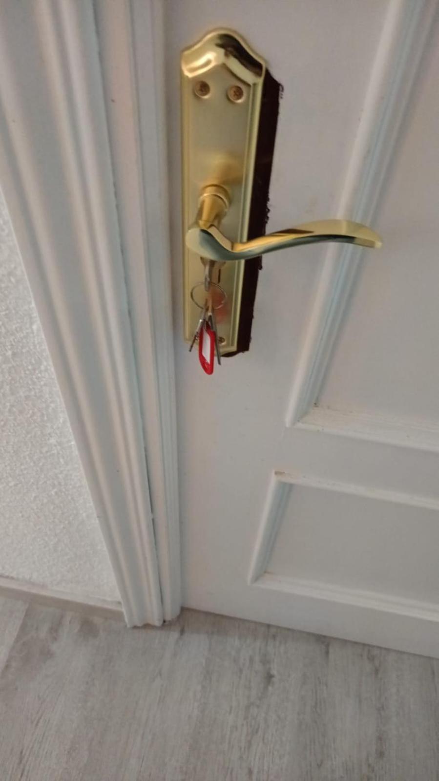 Habitaciones En Apartamento Compartido De Pozuelo de Alarcón Zewnętrze zdjęcie